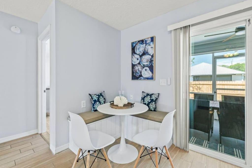 Fully Equipped Paradise! Walk To Beach! *