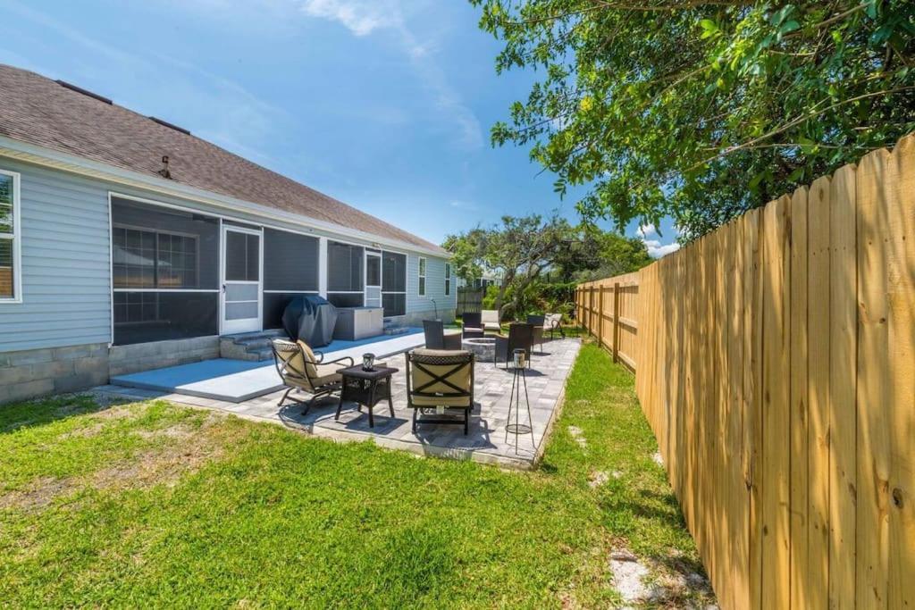 Apartment Fully Equipped Paradise! Walk To Beach! *