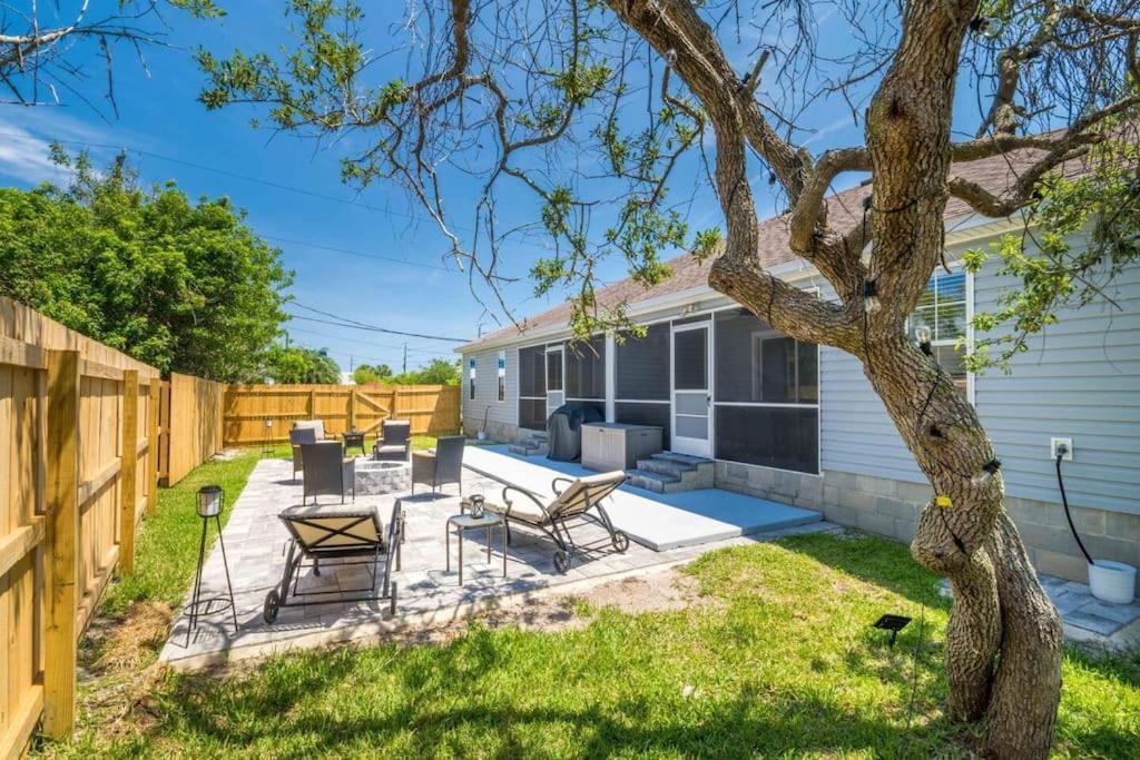 Apartment Fully Equipped Paradise! Walk To Beach!